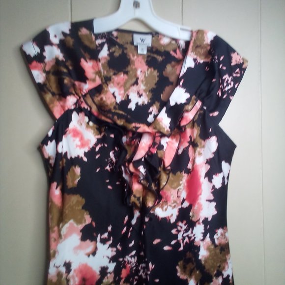 Free With Bundle omen's Floral Ruffle Top - Picture 11 of 13